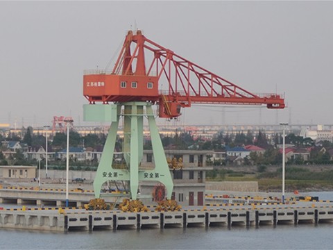 63t電(diàn)磁（吊鈎）兩用(yòng)門(mén)座式起重機(jī)