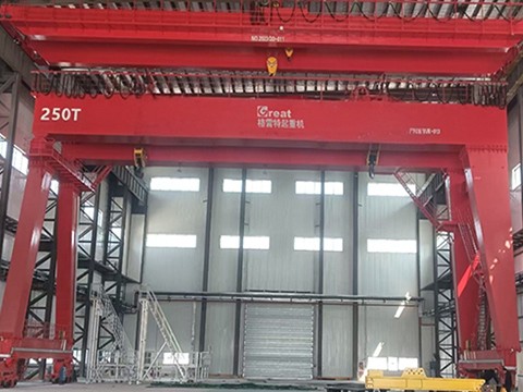 ME250t+125t門(mén)式起重機(jī)